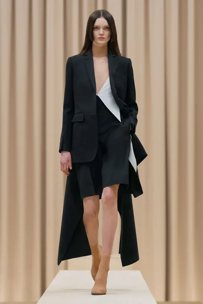 Look 44
